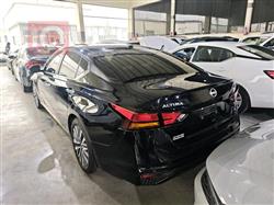 نيسان ألتيما